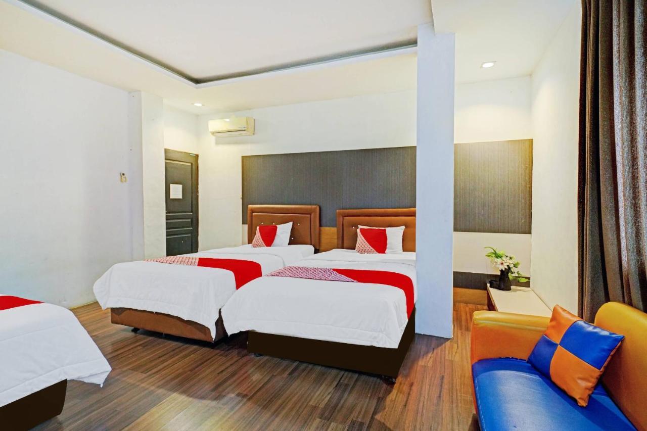 OYO 90450 Scala Inn Medan Esterno foto
