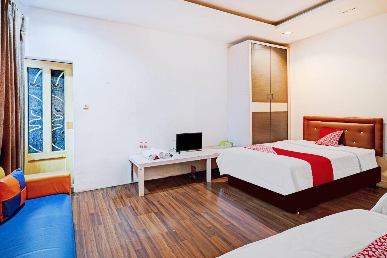 OYO 90450 Scala Inn Medan Esterno foto